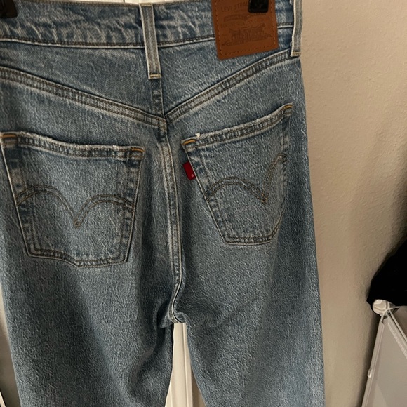 Only used twice Levi’s new jeans - Picture 2 of 4